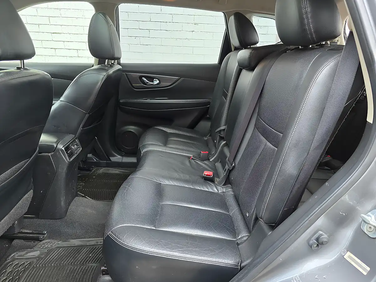 Used 2016 Nissan X-Trail Tekna Xtron Grey - Interior and Exterior details 18