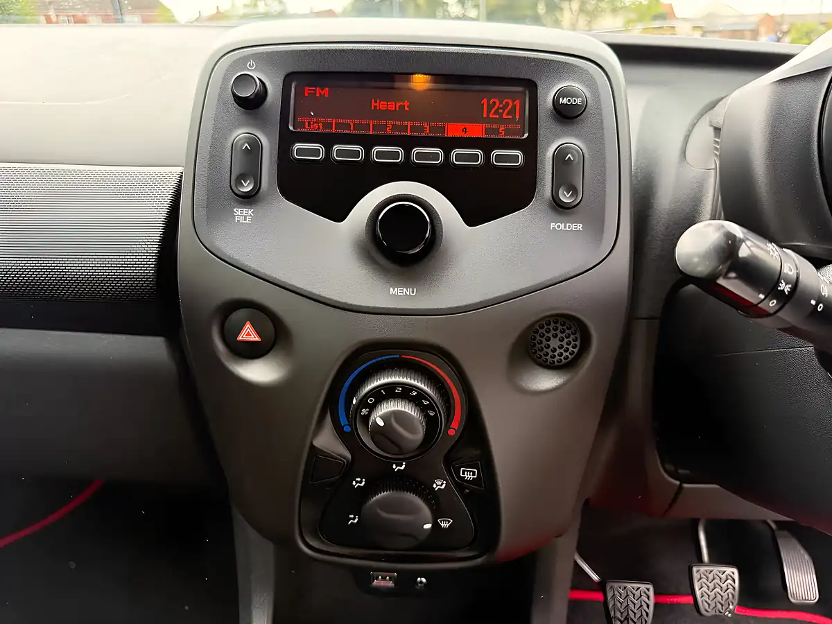 Used 2016 Peugeot 108 Access Red - Interior and Exterior details 10