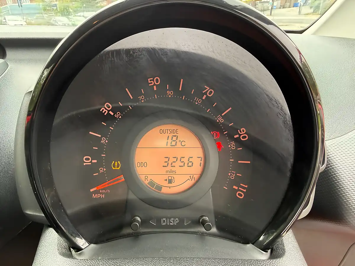 Used 2016 Peugeot 108 Access Red - Interior and Exterior details 12
