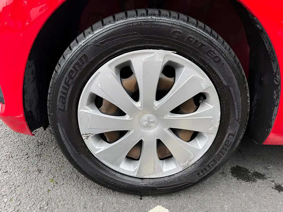 Used 2016 Peugeot 108 Access Red - Interior and Exterior details 15