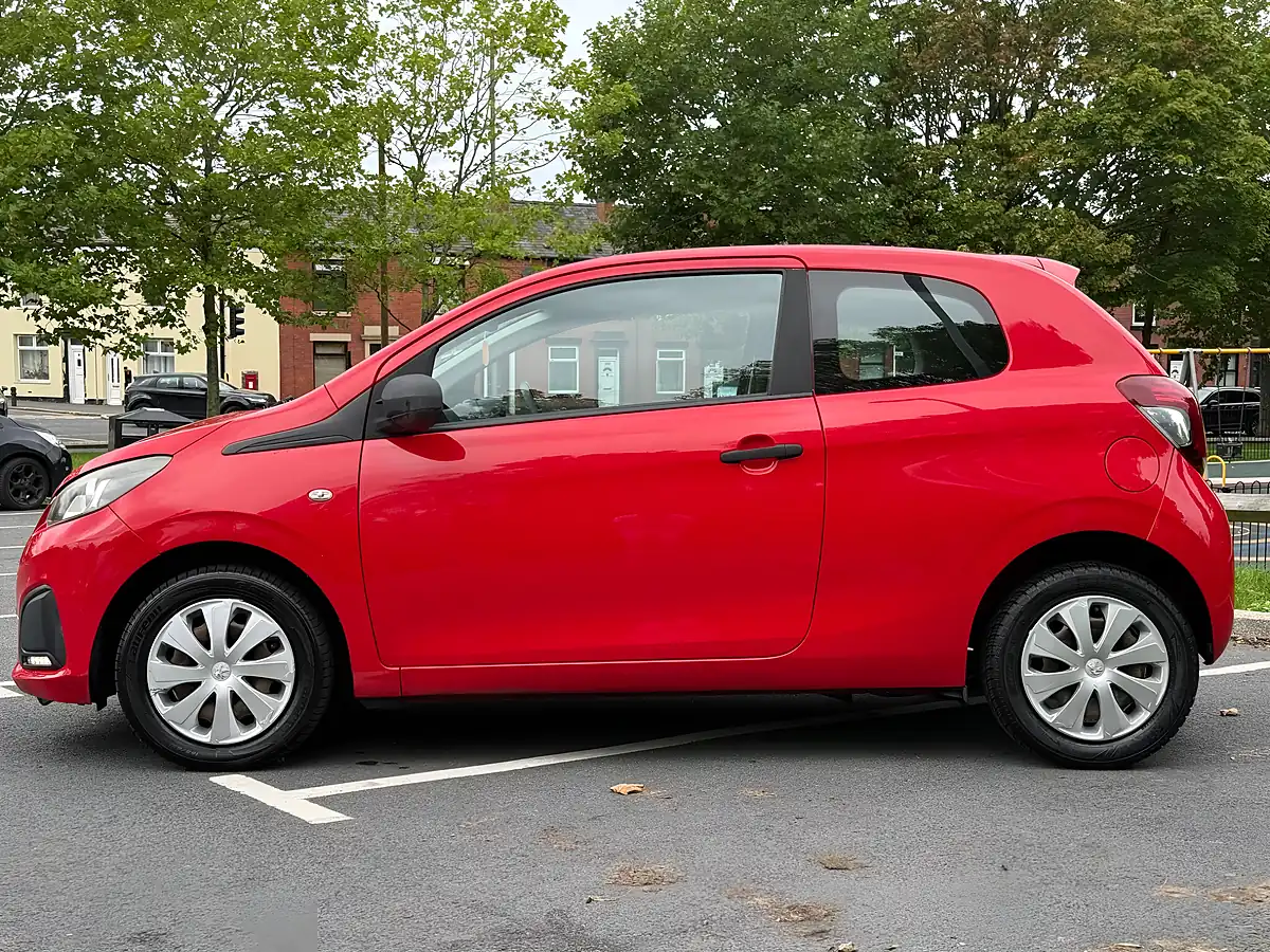 Used 2016 Peugeot 108 Access Red - Interior and Exterior details 7