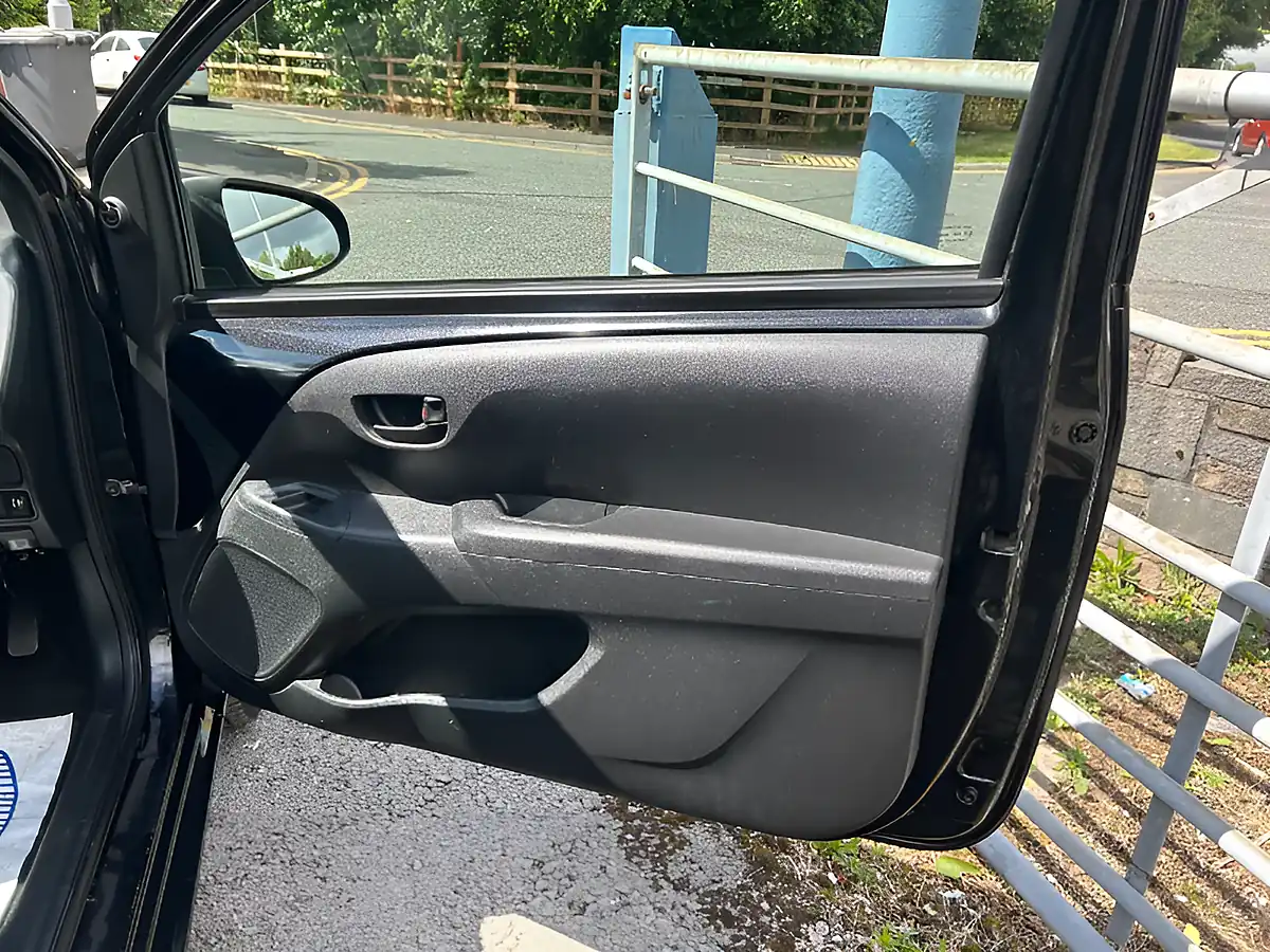 Used 2016 Peugeot 108 Active Black - Interior and Exterior details 13