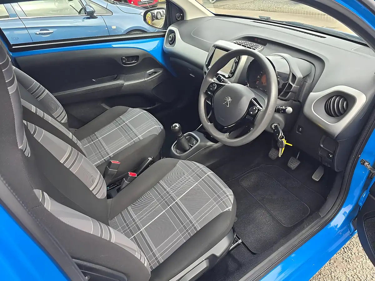 Used 2016 Peugeot 108 Active Blue - Interior and Exterior details 9