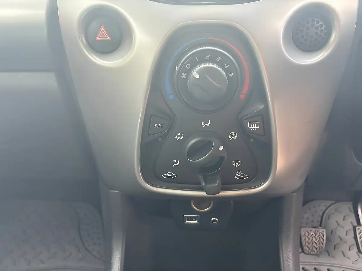 Used 2016 Peugeot 108 Active Red - Interior and Exterior details 17