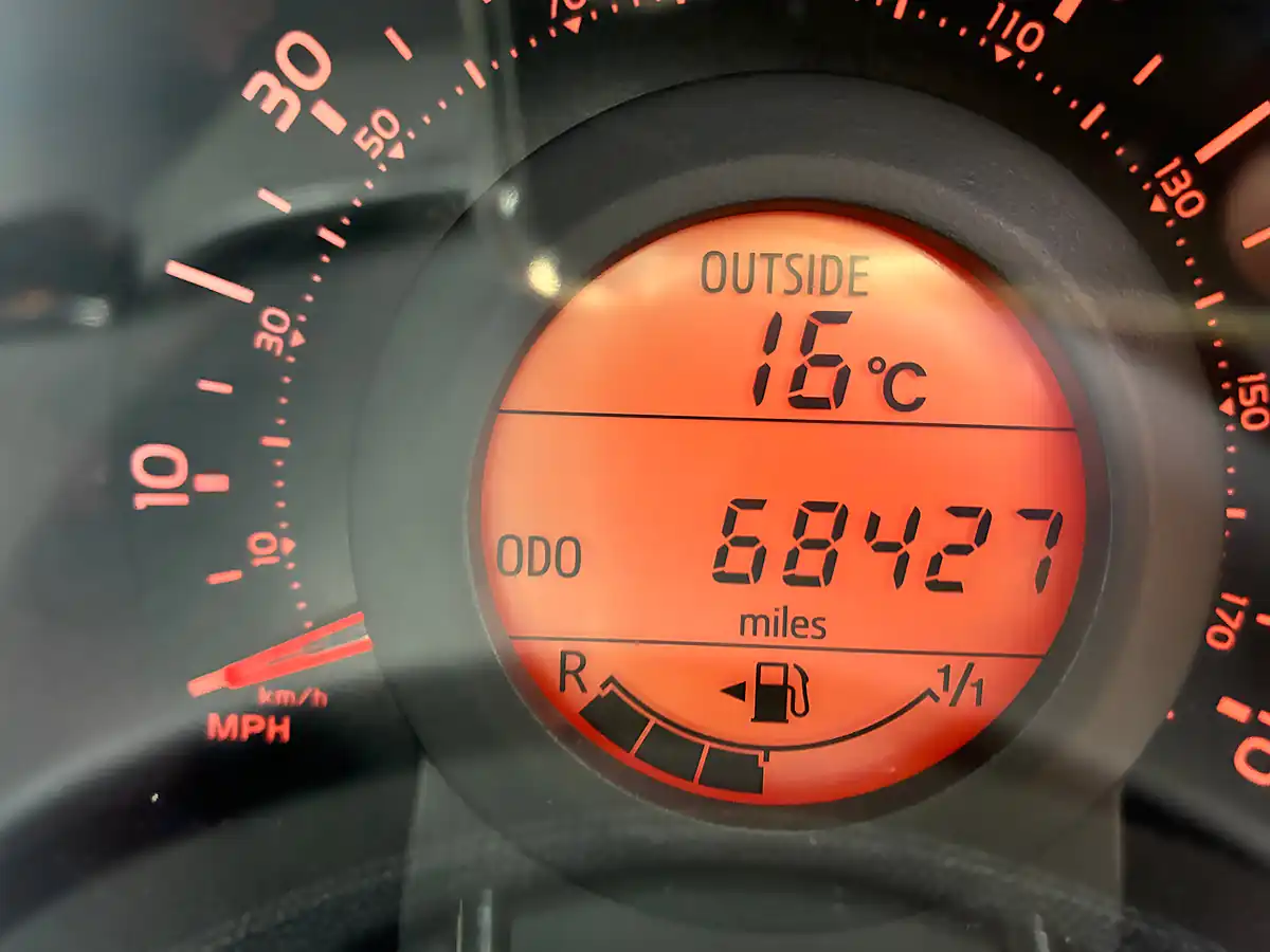 Used 2016 Peugeot 108 Active Red - Interior and Exterior details 9