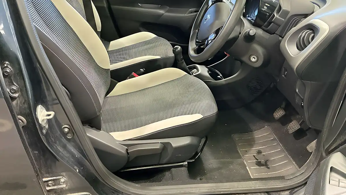 Used 2016 Peugeot 108 Active Top French Blue - Interior and Exterior details 13