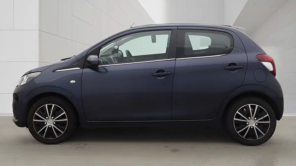 Used 2016 Peugeot 108 Active Top French Blue - Interior and Exterior details 8