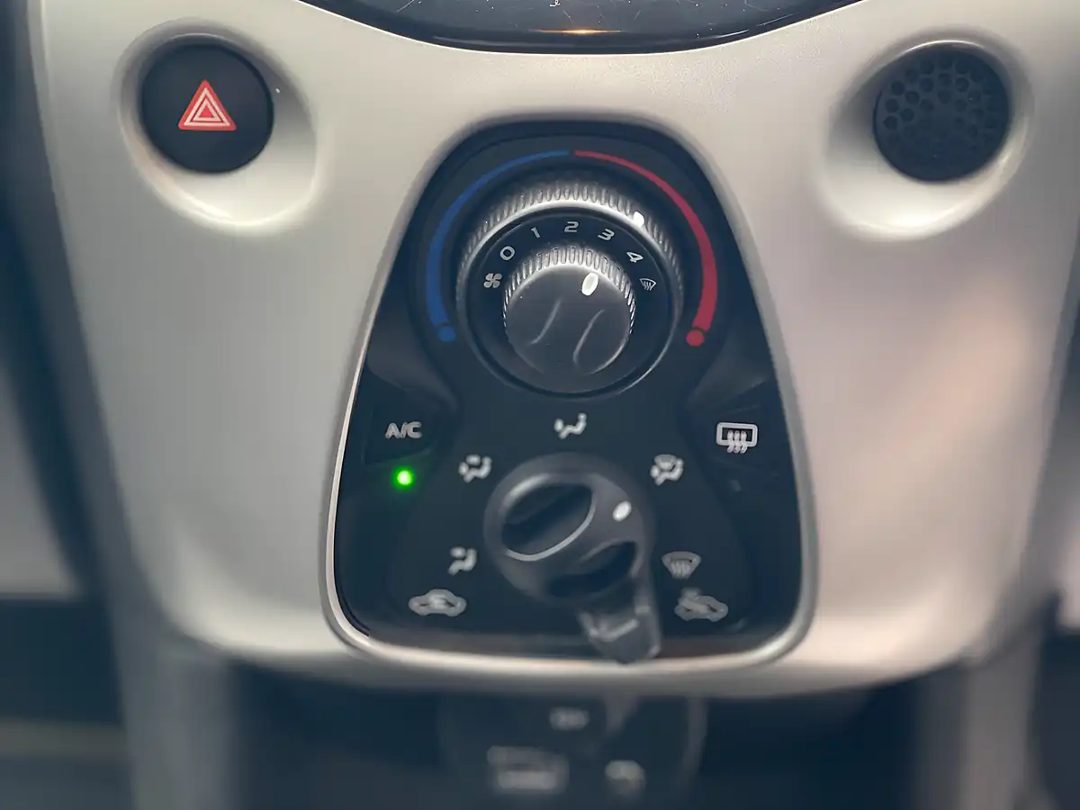 Used 2016 Peugeot 108 Active White - Interior and Exterior details 13