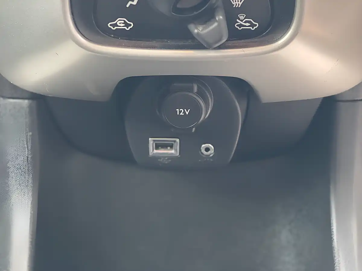 Used 2016 Peugeot 108 Active White - Interior and Exterior details 16