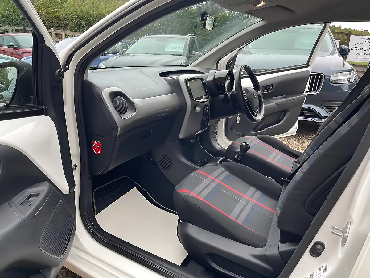 Used 2016 Peugeot 108 Active White - Interior and Exterior details 18
