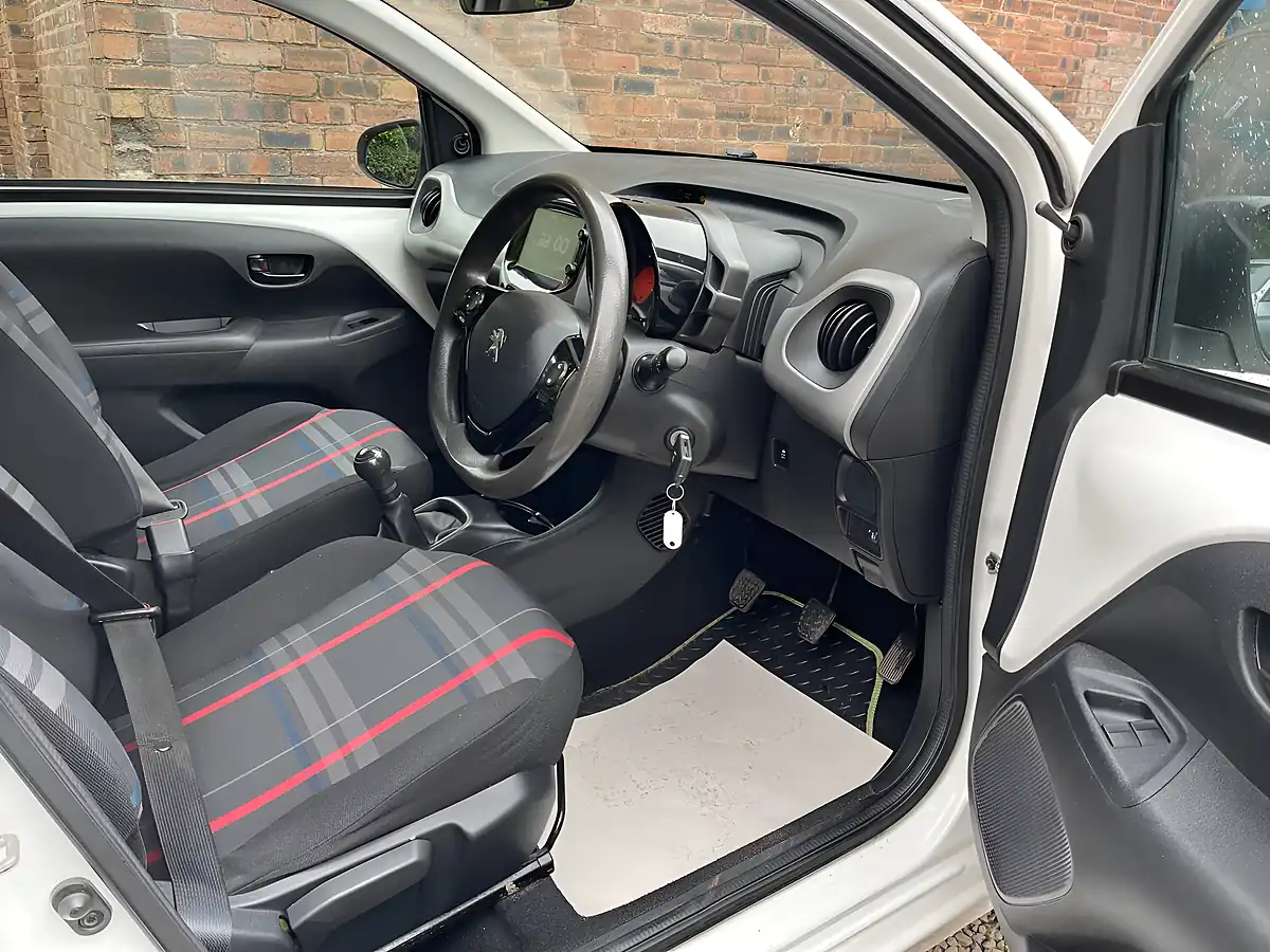 Used 2016 Peugeot 108 Active White - Interior and Exterior details 9