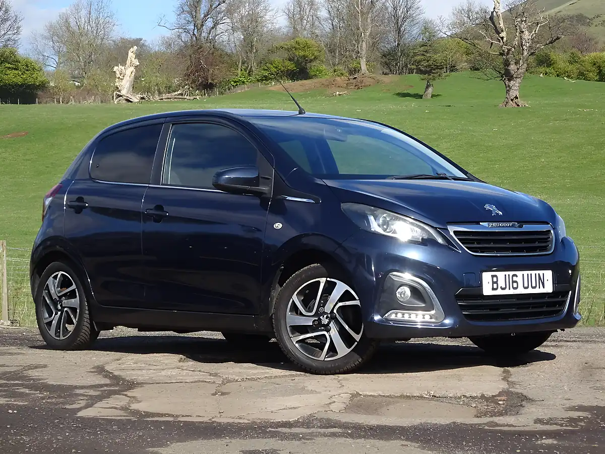 Used 2016 Peugeot 108 Allure Blue - Front View