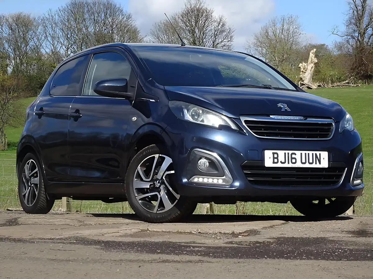 Used 2016 Peugeot 108 Allure Blue - Interior and Exterior details 5