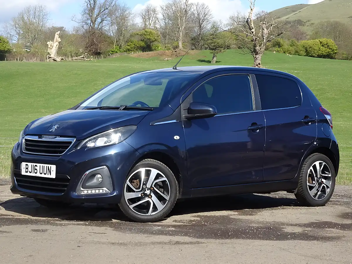 Used 2016 Peugeot 108 Allure Blue - Interior and Exterior details 7