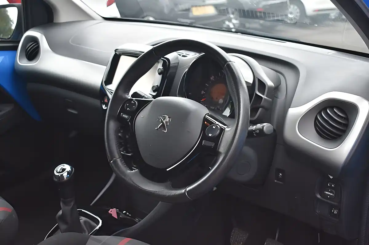 Used 2016 Peugeot 108 Allure Blue - Interior and Exterior details 7
