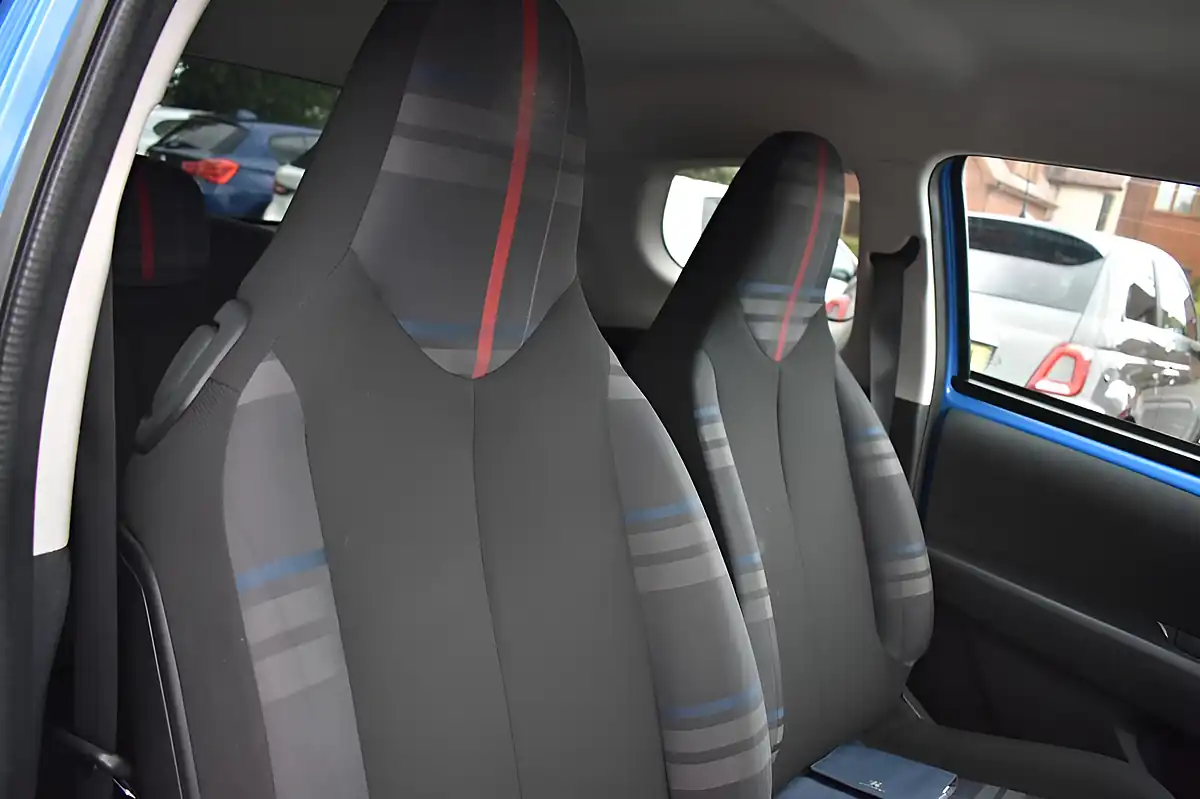 Used 2016 Peugeot 108 Allure Blue - Interior and Exterior details 9