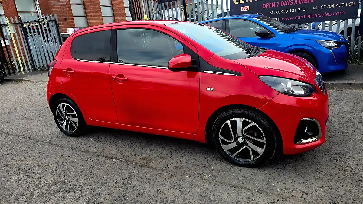 Used 2016 Peugeot 108 Allure Red - Front View
