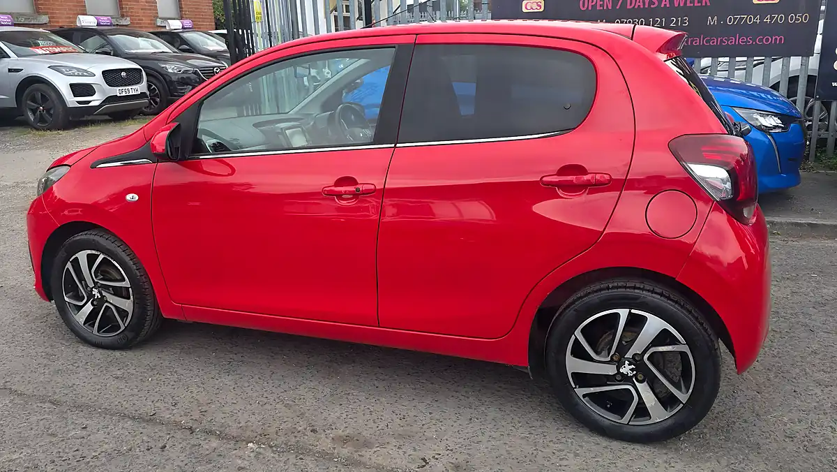 Used 2016 Peugeot 108 Allure Red - Interior and Exterior details 11