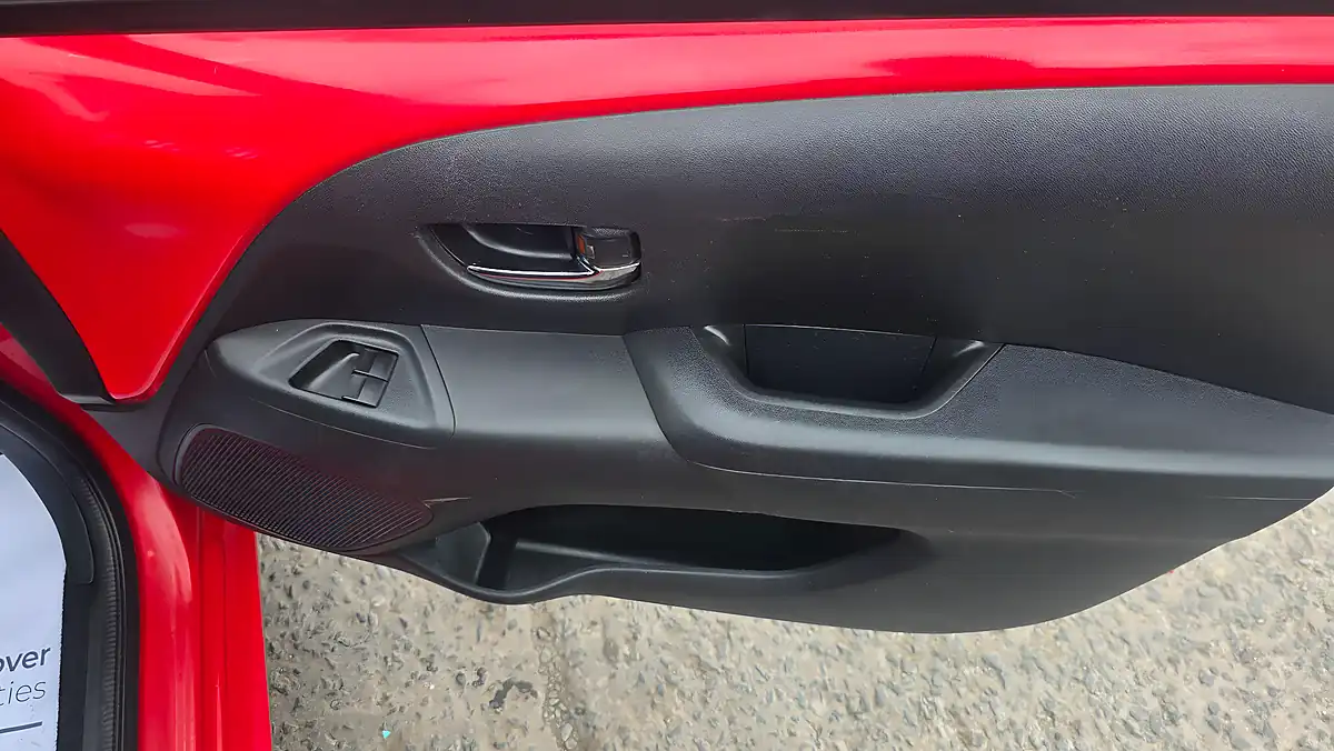 Used 2016 Peugeot 108 Allure Red - Interior and Exterior details 13
