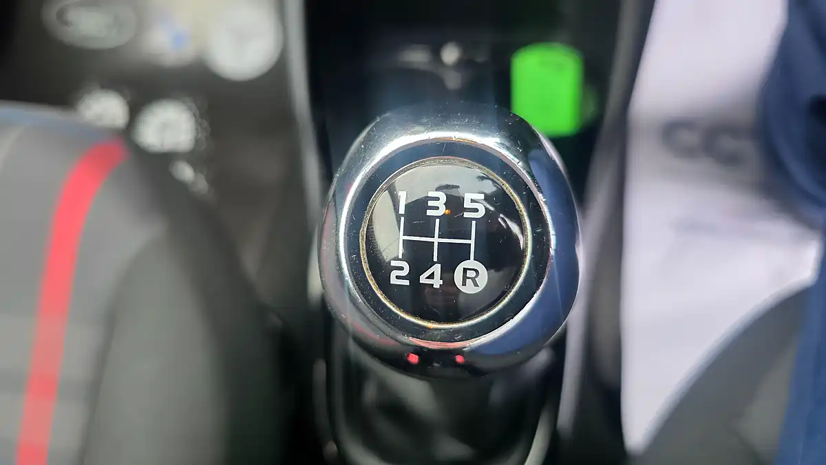 Used 2016 Peugeot 108 Allure Red - Interior and Exterior details 16