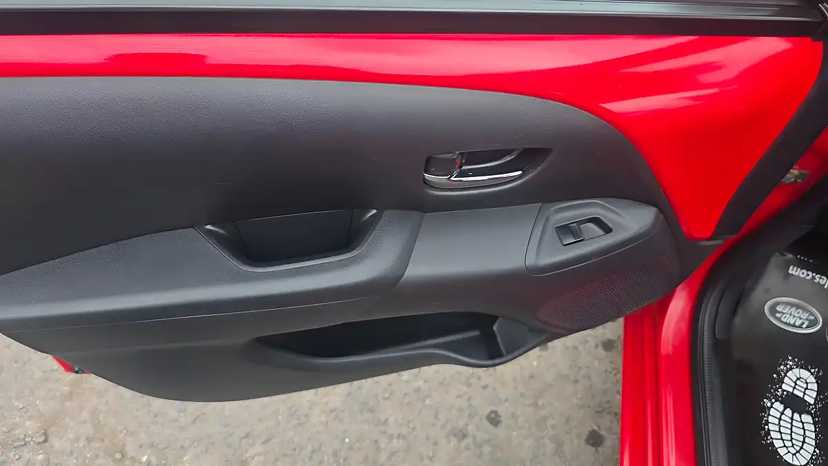 Used 2016 Peugeot 108 Allure Red - Interior and Exterior details 17
