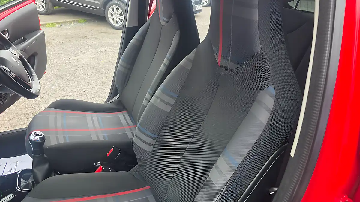 Used 2016 Peugeot 108 Allure Red - Interior and Exterior details 18