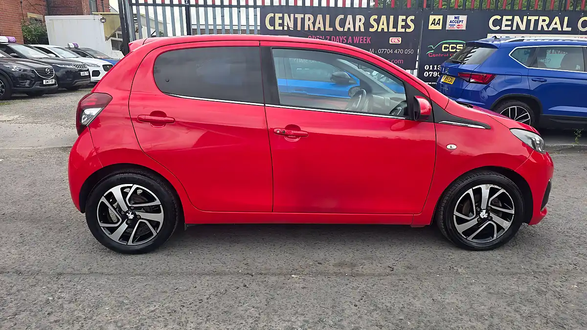 Used 2016 Peugeot 108 Allure Red - Interior and Exterior details 9
