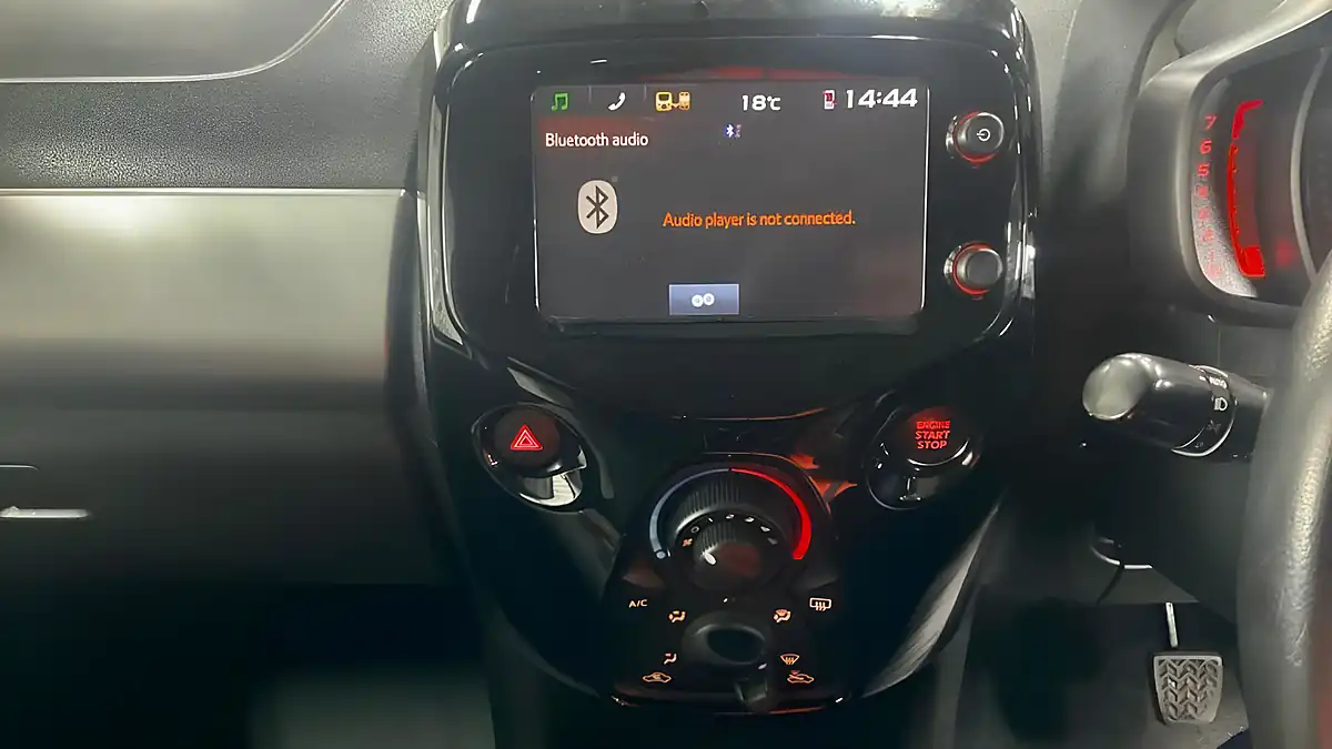 Used 2016 Peugeot 108 Allure Top White - Interior and Exterior details 11