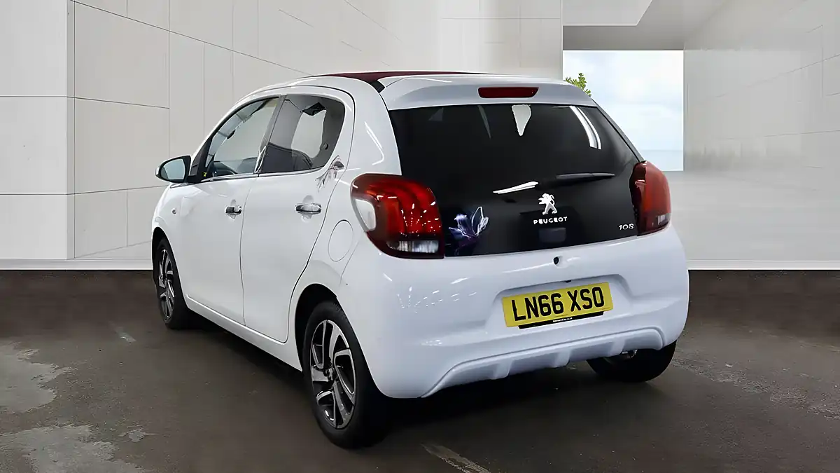 Used 2016 Peugeot 108 Allure Top White - Interior and Exterior details 5