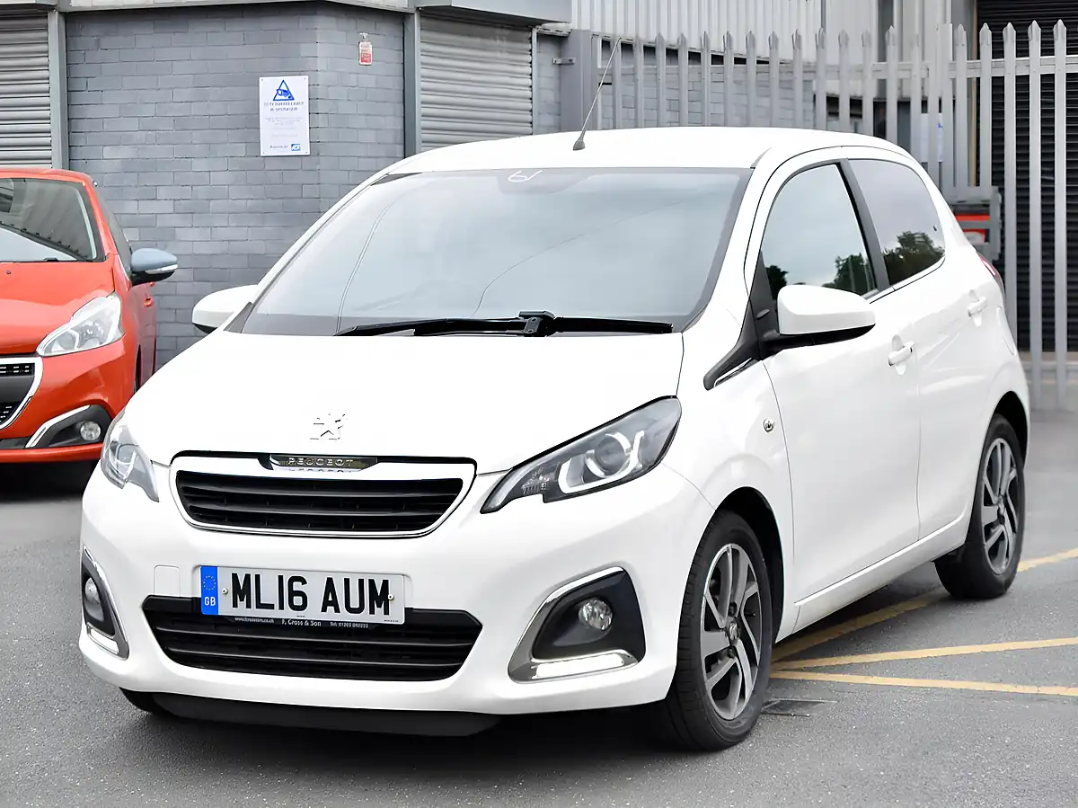 Used 2016 Peugeot 108 Allure White - Interior and Exterior details 3