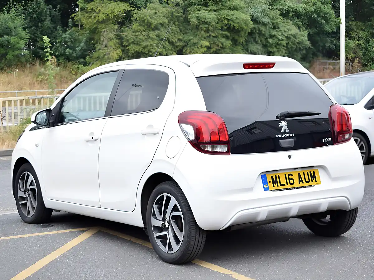 Used 2016 Peugeot 108 Allure White - Interior and Exterior details 5