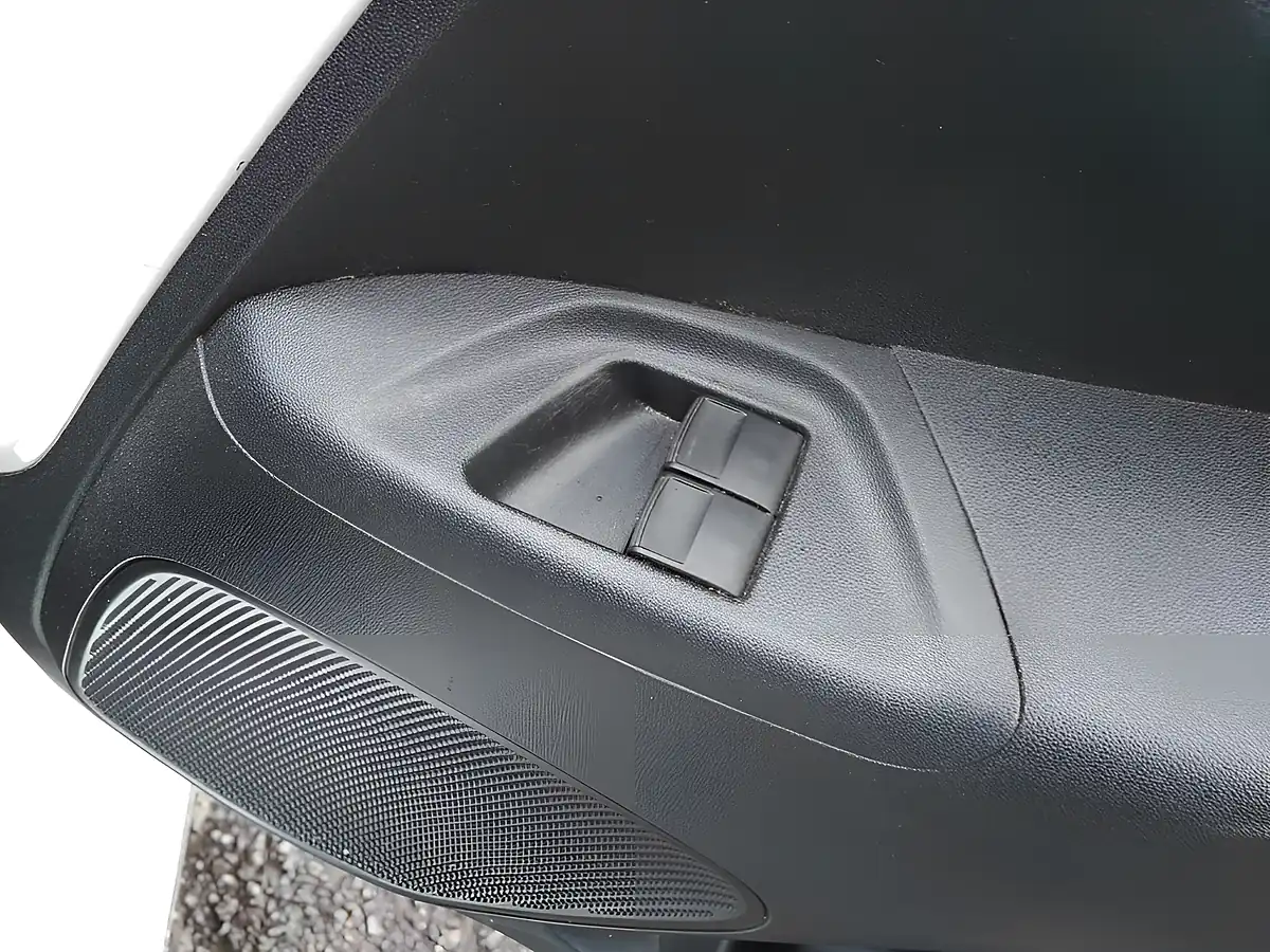 Used 2016 Peugeot 108 Allure White - Interior and Exterior details 14