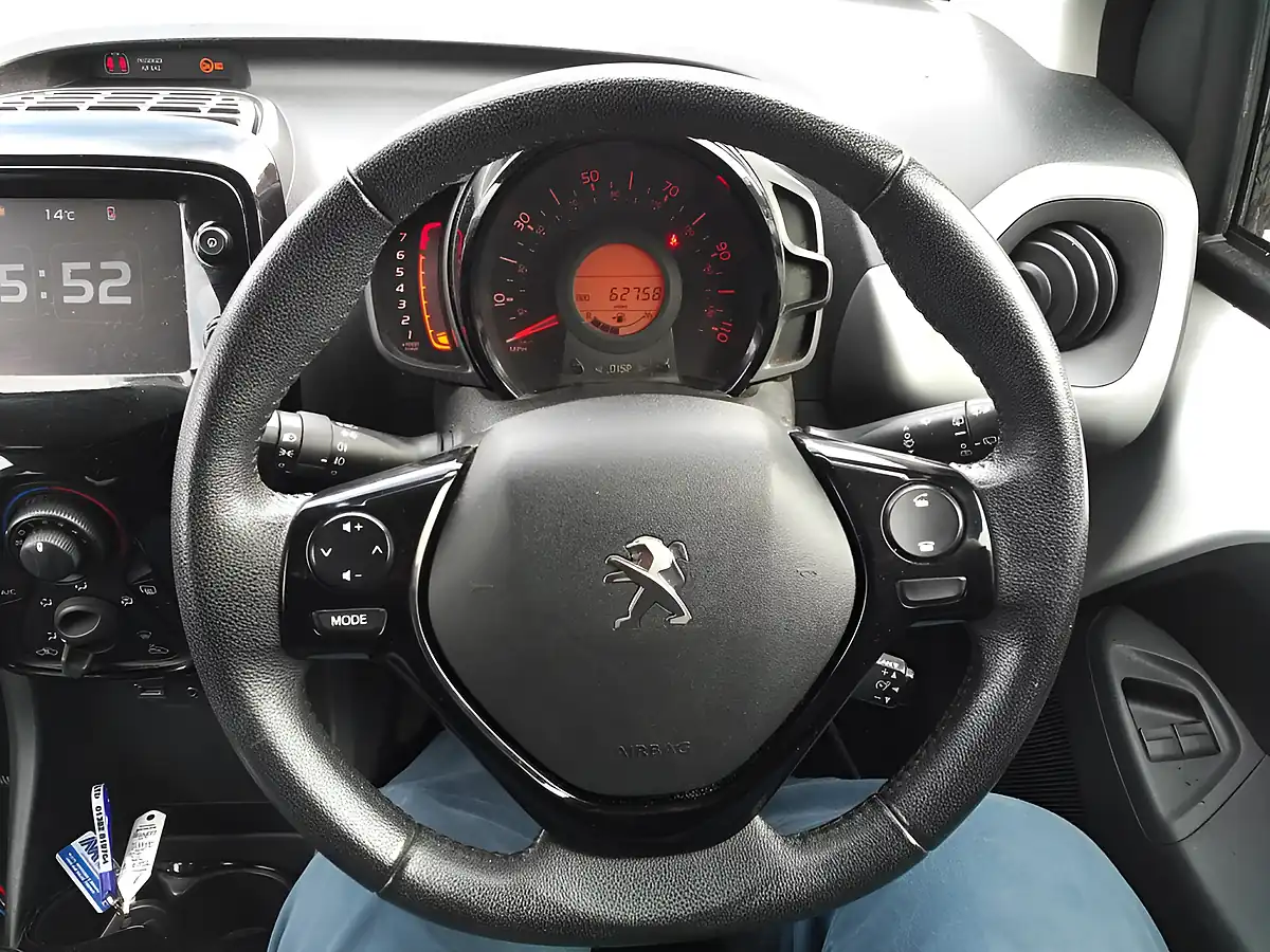 Used 2016 Peugeot 108 Allure White - Interior and Exterior details 15