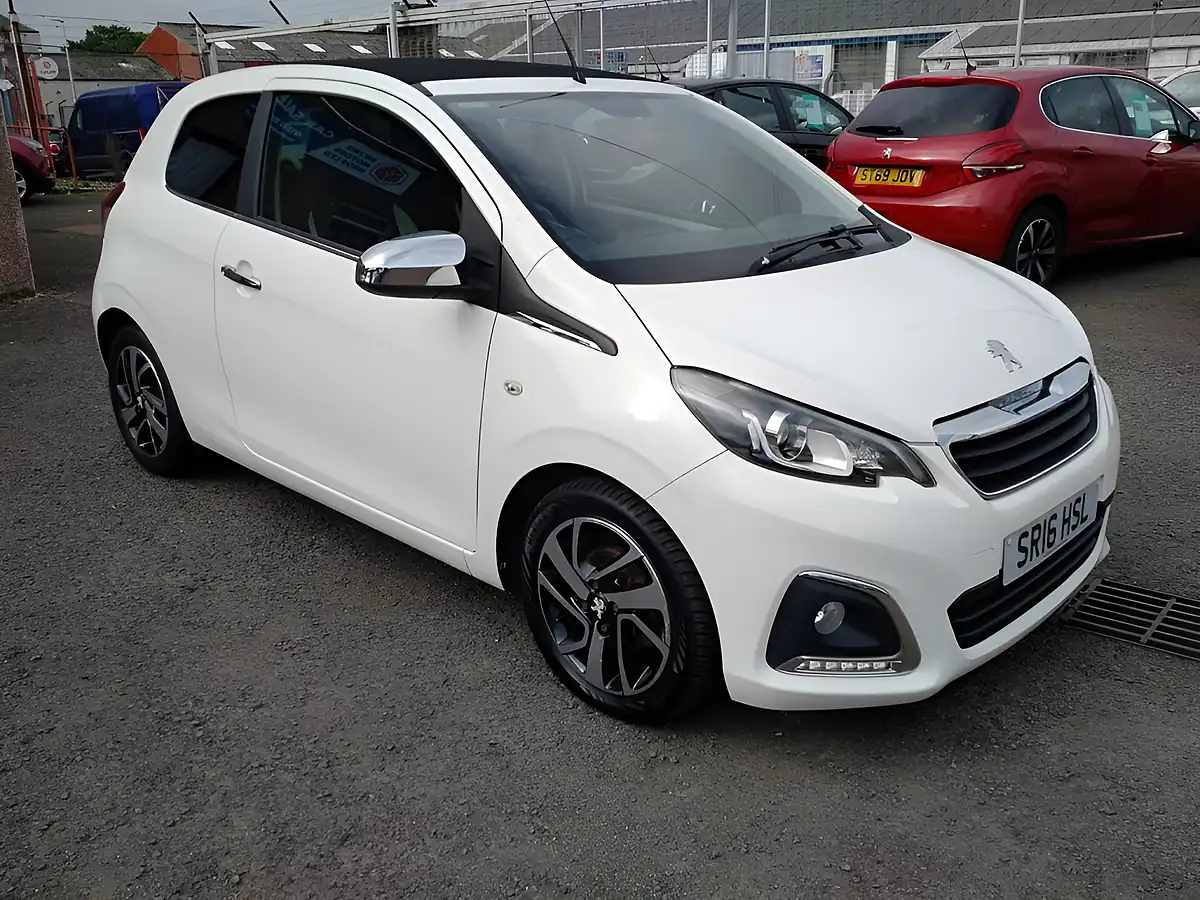Used 2016 Peugeot 108 Allure White - Interior and Exterior details 9