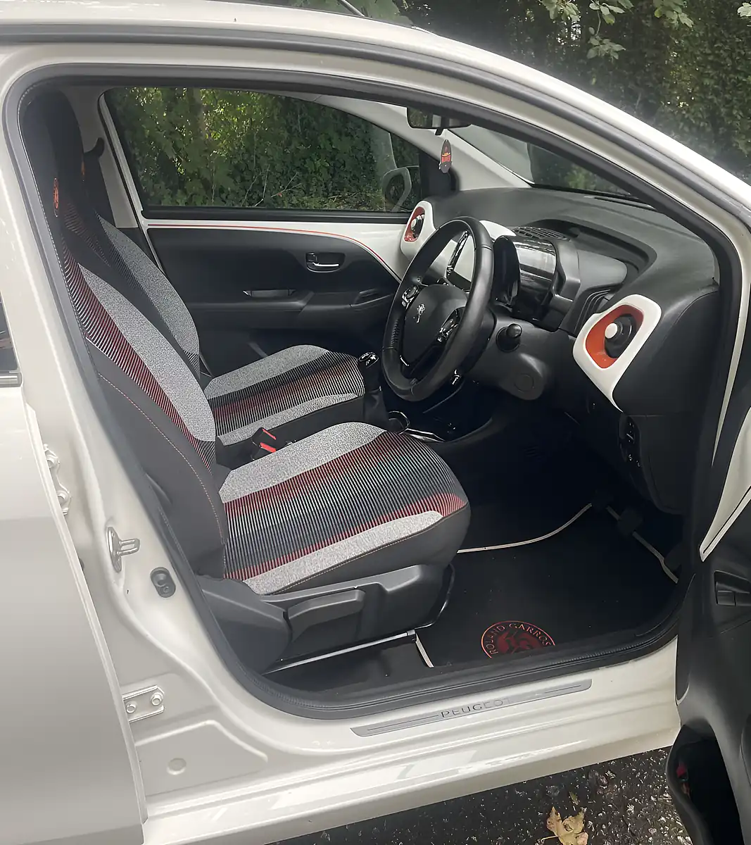 Used 2016 Peugeot 108 Roland Garros White - Interior and Exterior details 8