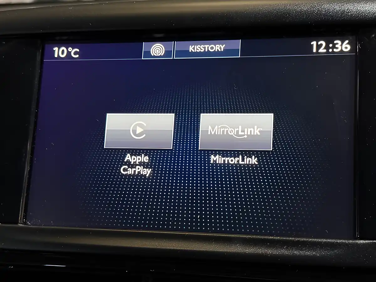 Used 2016 Peugeot 2008 Active Green - Interior and Exterior details 10