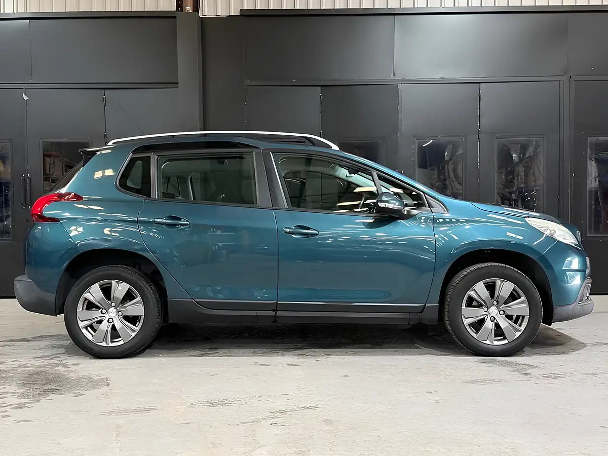 Used 2016 Peugeot 2008 Active Green - Interior and Exterior details 4