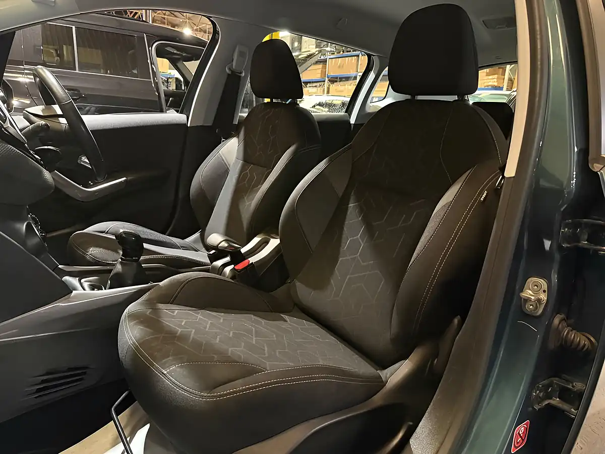 Used 2016 Peugeot 2008 Active Green - Interior and Exterior details 9