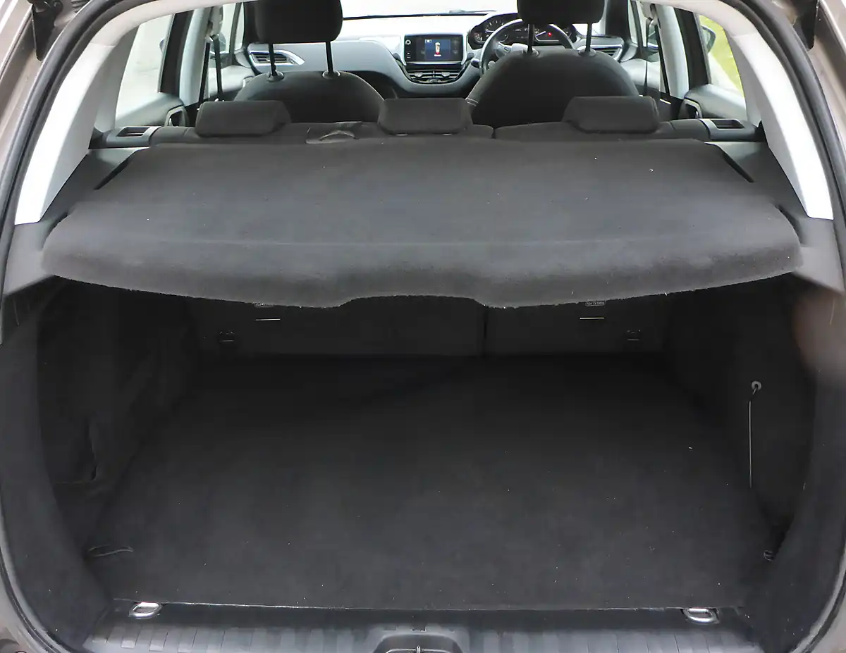Used 2016 Peugeot 2008 Active Metallic - Interior and Exterior details 5