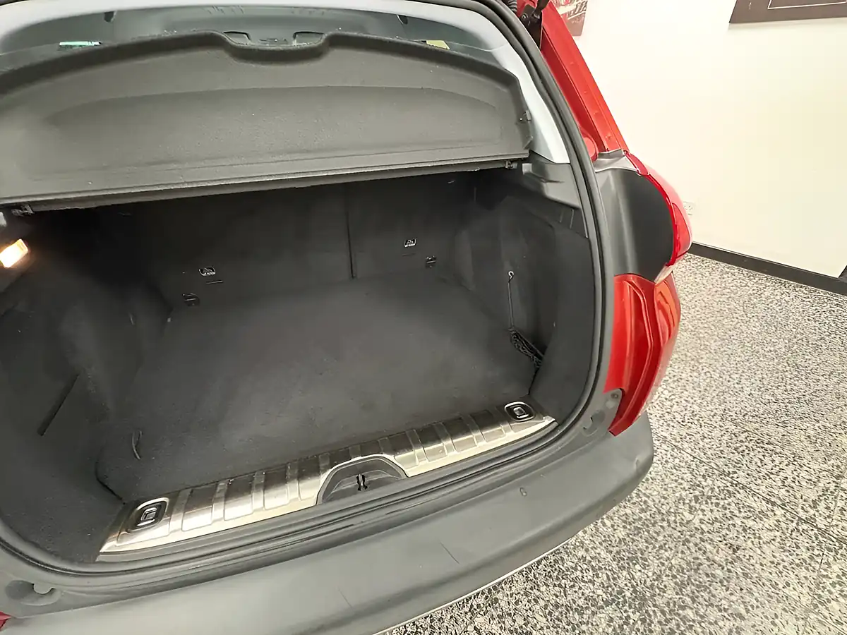 Used 2016 Peugeot 2008 Allure Amber Red - Interior and Exterior details 20
