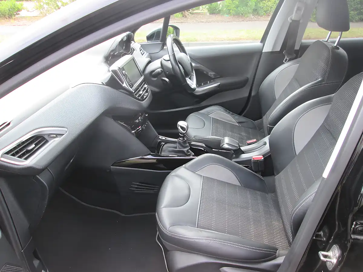 Used 2016 Peugeot 2008 Allure Black - Interior and Exterior details 10