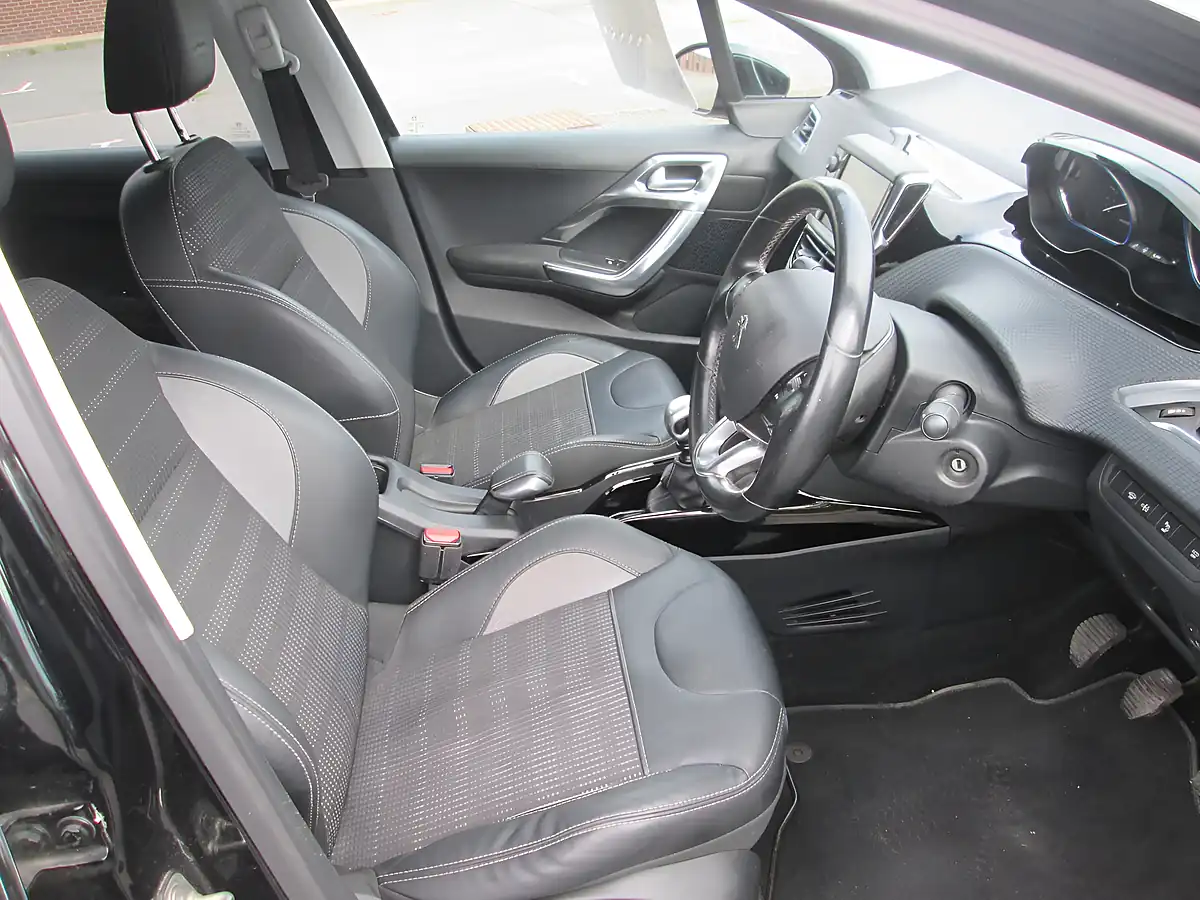 Used 2016 Peugeot 2008 Allure Black - Interior and Exterior details 6