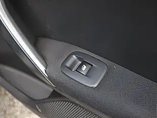 Used 2016 Peugeot 2008 Allure Black - Interior and Exterior details 14