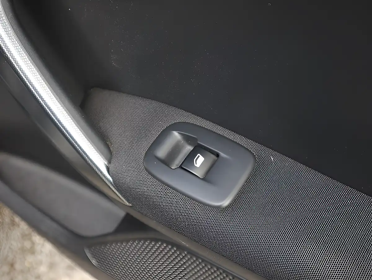 Used 2016 Peugeot 2008 Allure Black - Interior and Exterior details 14