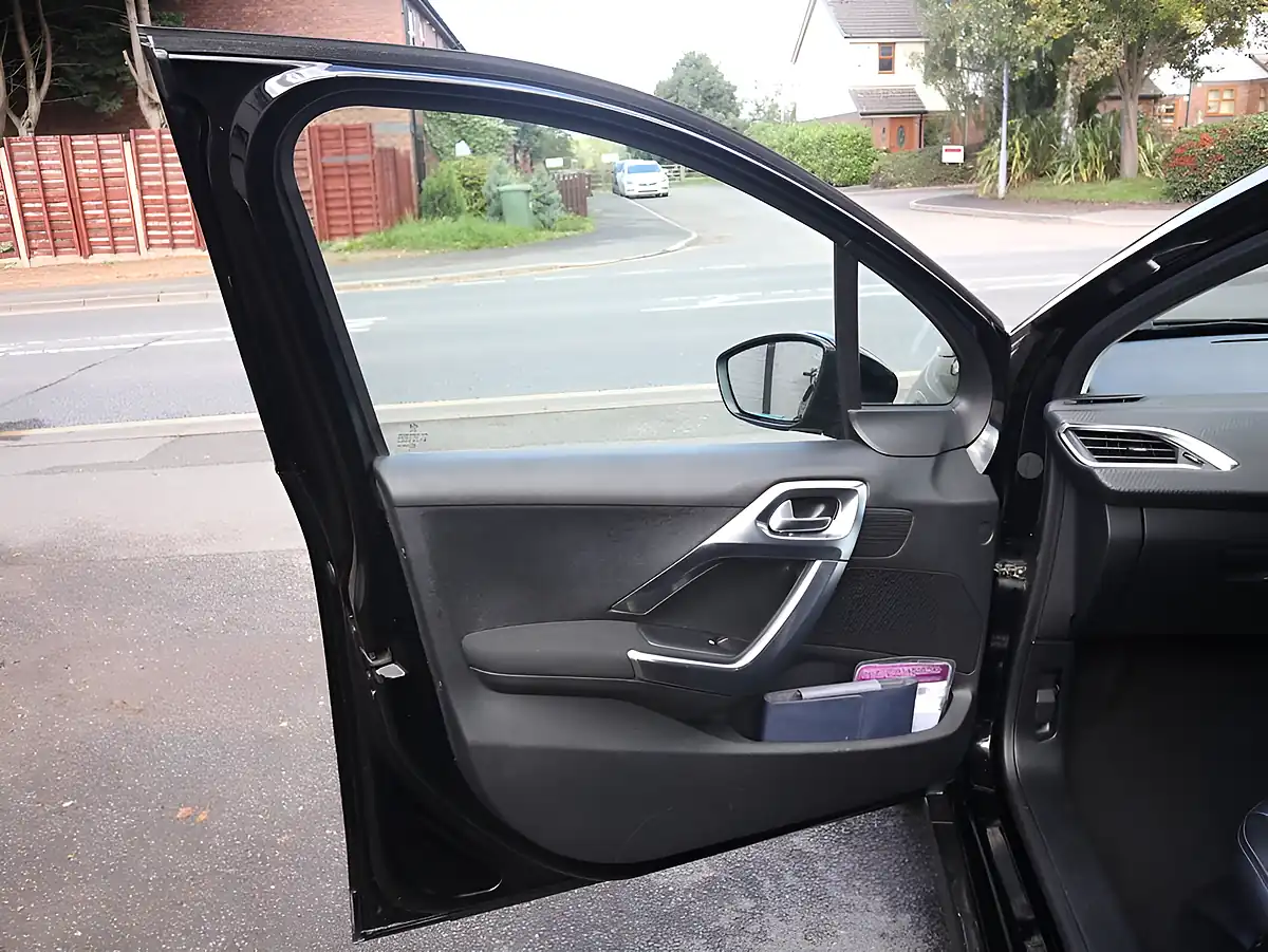 Used 2016 Peugeot 2008 Allure Black - Interior and Exterior details 15