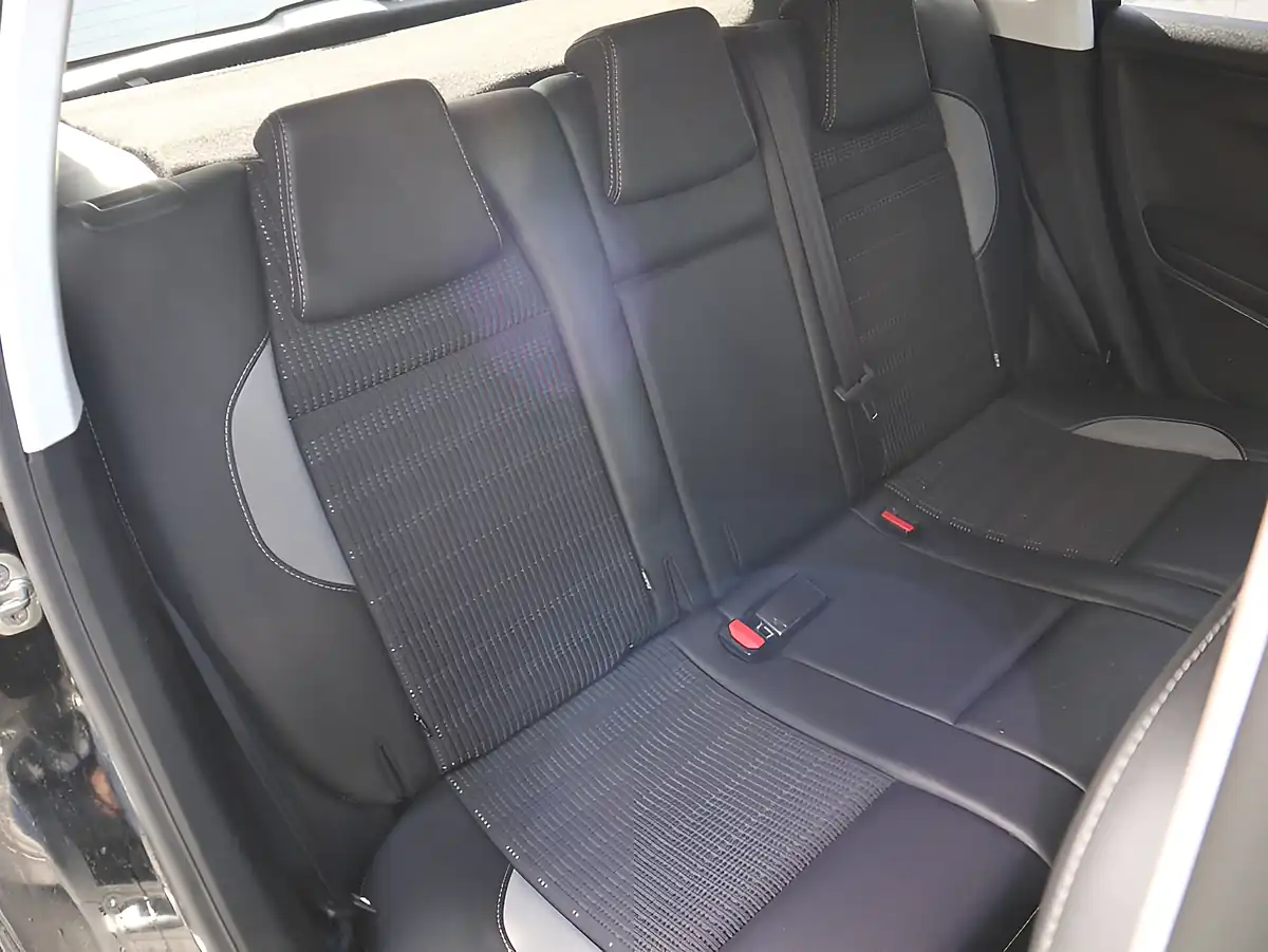 Used 2016 Peugeot 2008 Allure Black - Interior and Exterior details 6