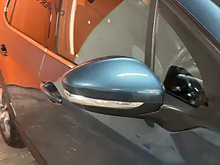 Used 2016 Peugeot 2008 Allure Green - Interior and Exterior details 15