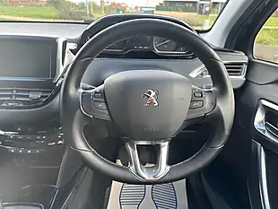 Used 2016 Peugeot 2008 Allure Green - Interior and Exterior details 20