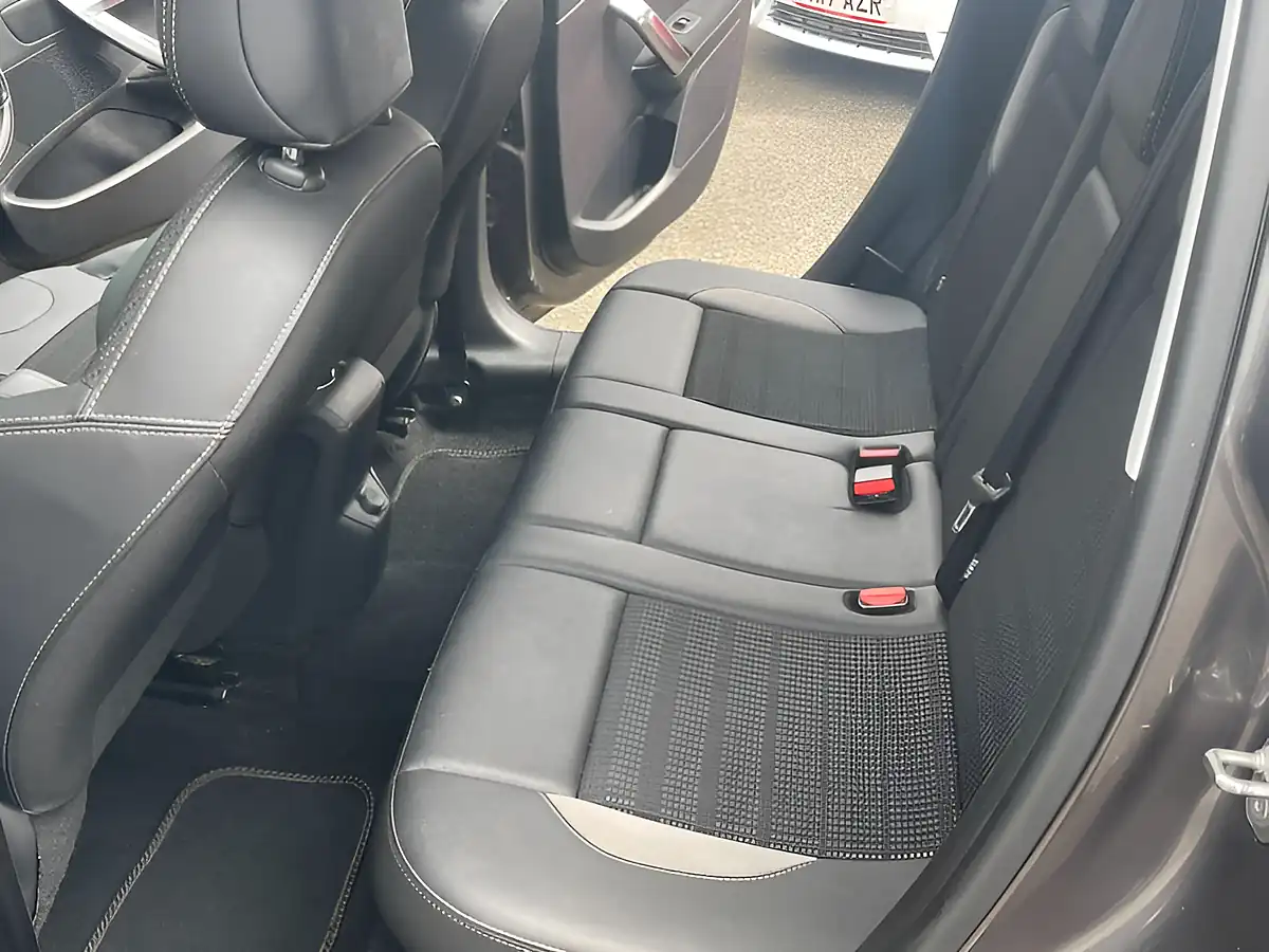 Used 2016 Peugeot 2008 Allure Grey - Interior and Exterior details 15
