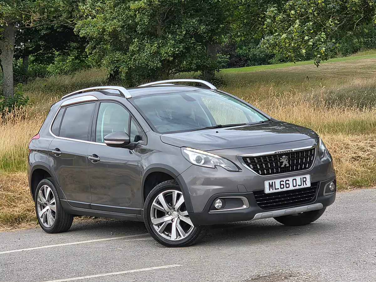 Used 2016 Peugeot 2008 Allure Grey - Front View